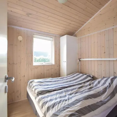 Three-bedroom Holiday In Juelsminde